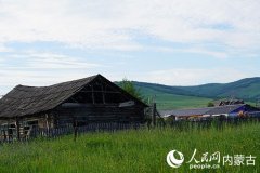 <b>而油画驿坐则通过市场化运</b>